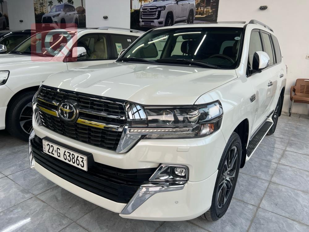 تۆیۆتا لاند کروزەر